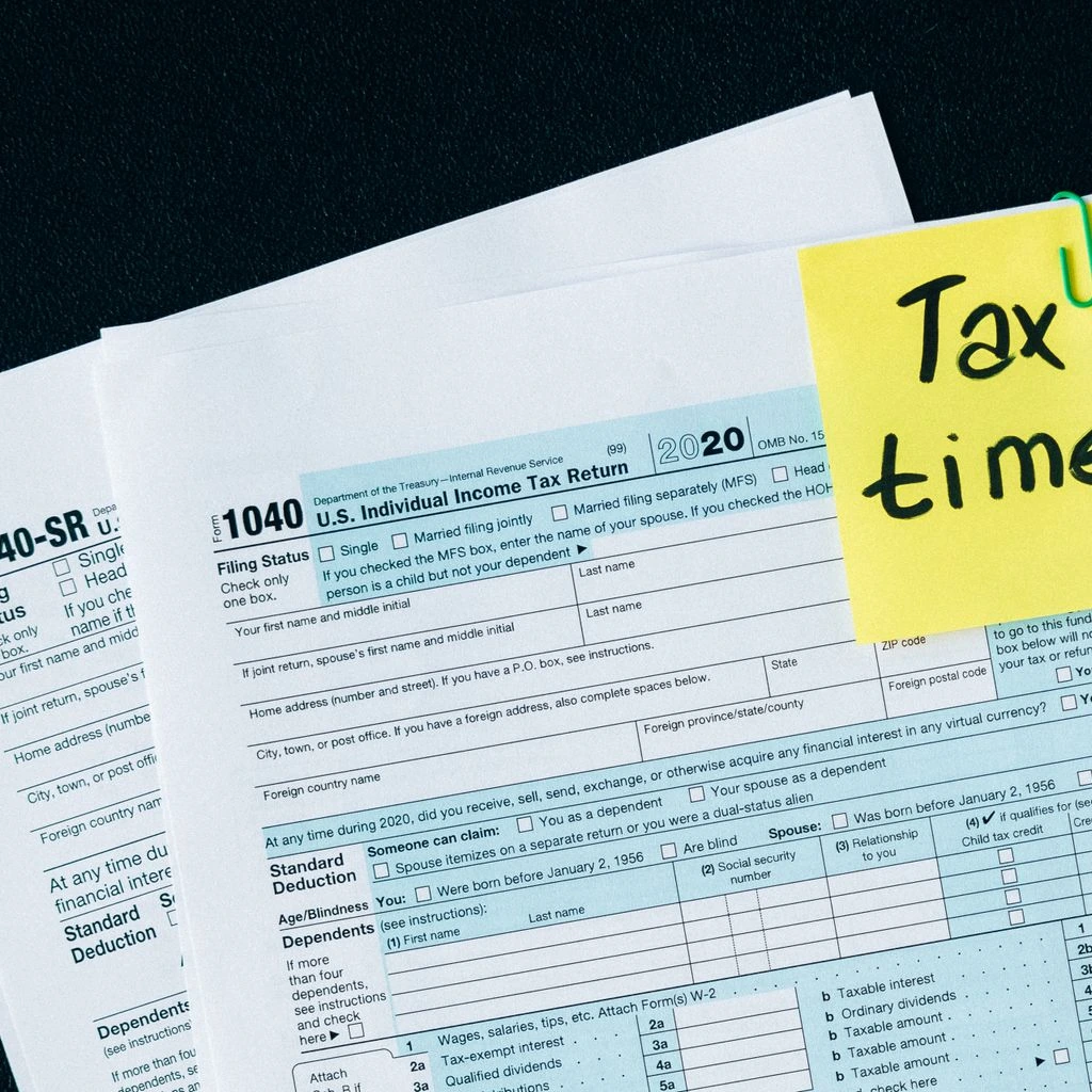 Illustration of IRS Form 1040 with the federal income tax worksheet section circled